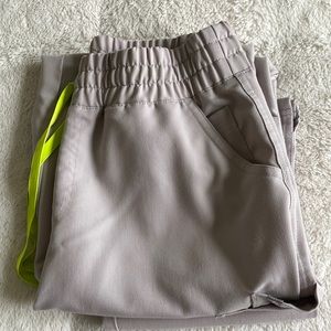 High waisted yola skinny scrub pants. Size small tall.